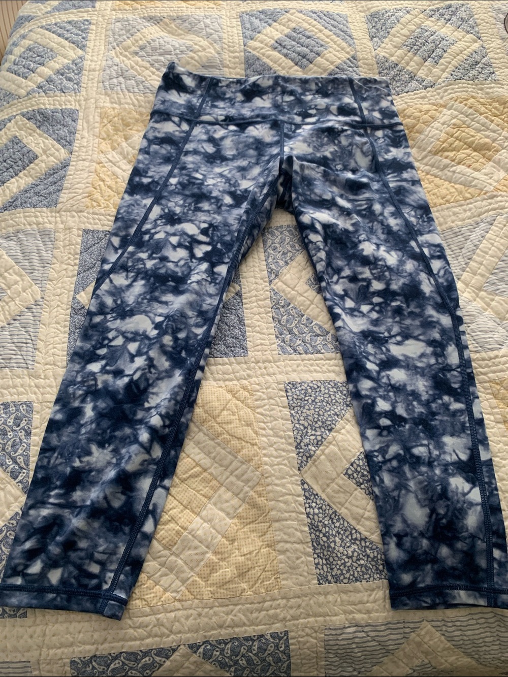 Like New Athleta Size L Navy & White Tie-Dye High-Rise Workout Pants/Leggings